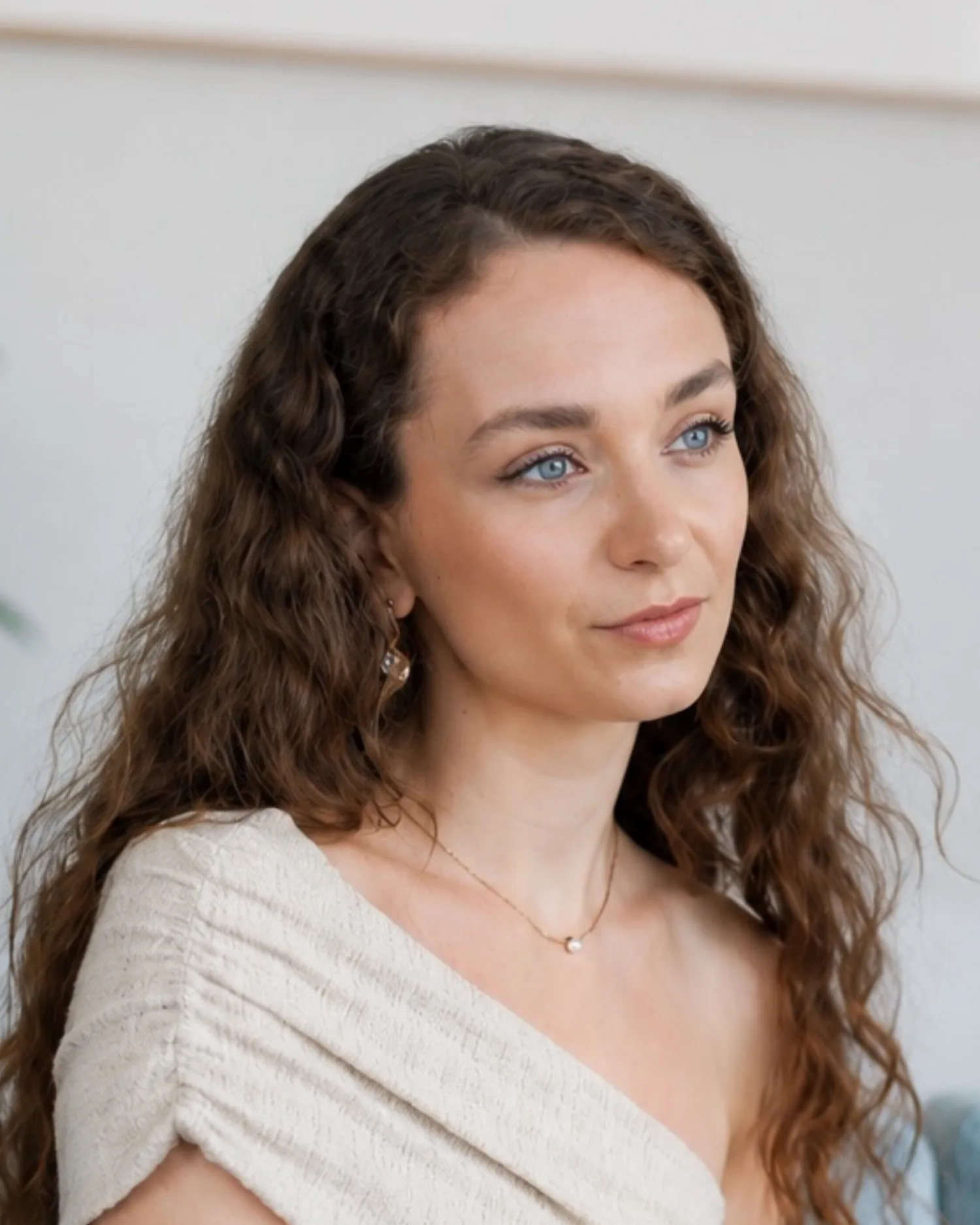 Zuzanna Garyga - psycholożka i psychoterapeutka, portret w gabinecie
